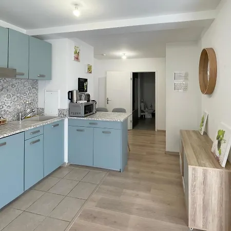 30 M2 Confort - Rer A 3 Min, Acces Paris & Disneyland Apartment *